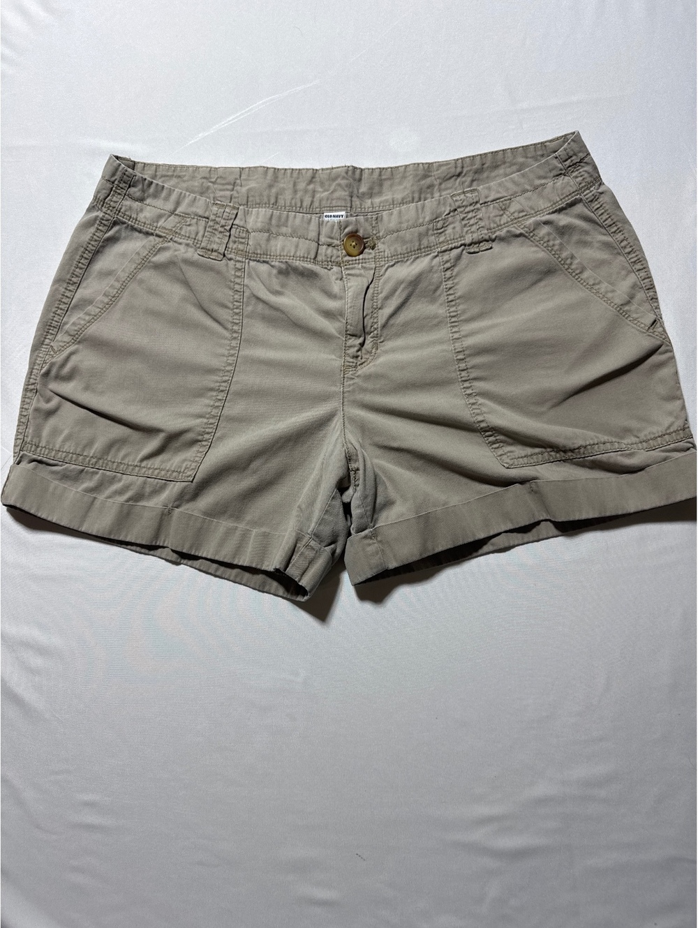 Old Navy Classic Khaki Shorts - Size 12, Ready for Summer Shenanigans!